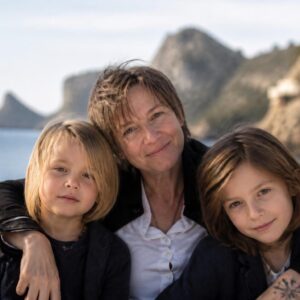 découvrez la vie fascinante des enfants de gianna nannini, entre parcours personnels et secrets bien gardés.
