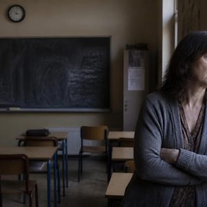 découvrez les conséquences de la démission de l'éducation nationale sur les enseignants et l'évolution de leur métier face aux défis actuels.