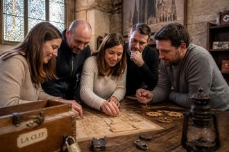 découvrez comment un escape game à metz peut renforcer la cohésion d'équipe grâce à des activités ludiques et collaboratives adaptées à tous les groupes.